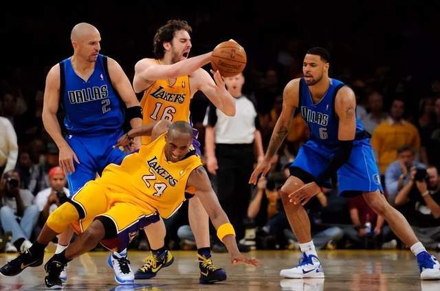 湖人B队横扫希腊男篮，卡鲁索绝境逆转