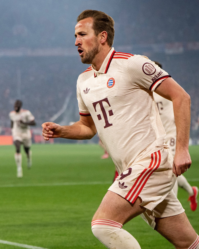 包含拜仁绝杀曼联，哈里·凯恩惊艳世界的词条