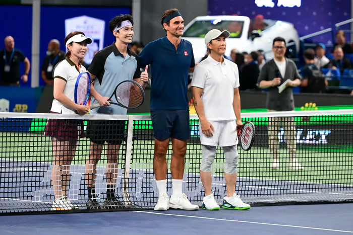 包含意大利网球队力克日本网球队，费德勒一己之力扛起全队的词条