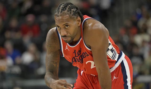 爵士完胜福建队,伦纳德统治全场 爵士完胜福建队,伦纳德统治全场