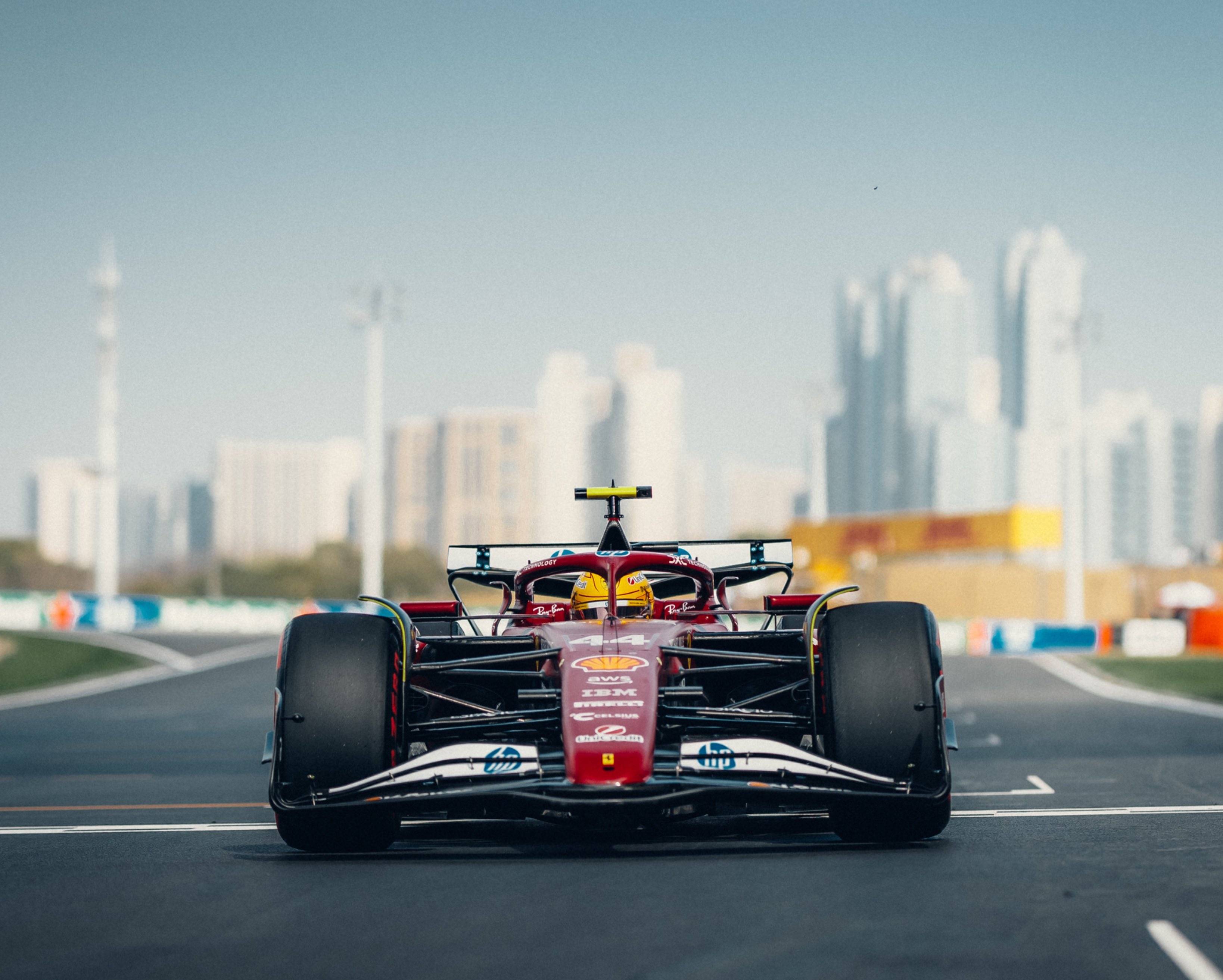 梅赛德斯横扫哈斯车队,皮亚斯特里点燃赛场 梅赛德斯横扫哈斯车队,皮亚斯特里点燃赛场