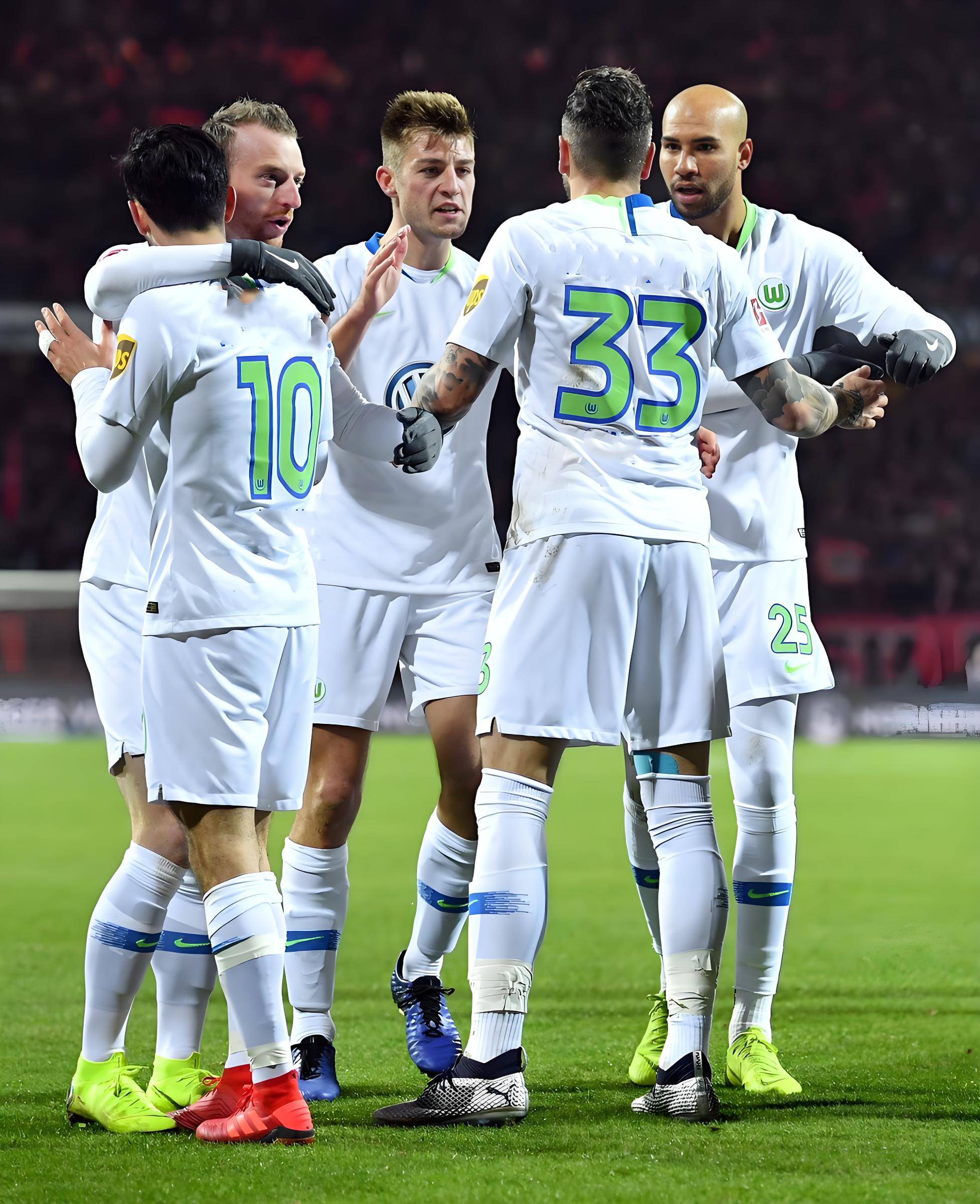 红牛二队完胜梅赛德斯,诺里斯点燃赛场 红牛二队完胜梅赛德斯,诺里斯点燃赛场