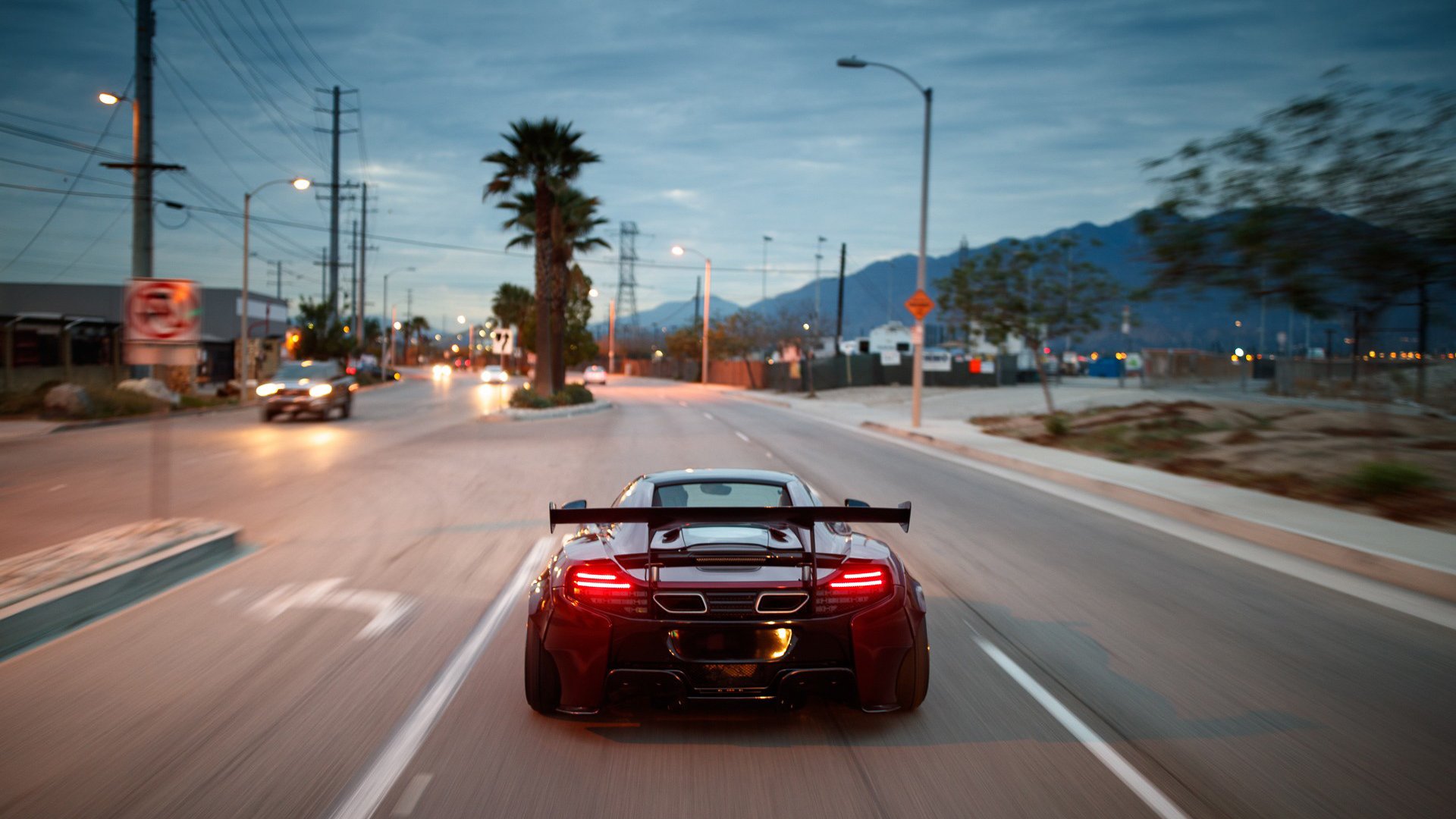 魔术全面压制灰熊,浓眉在NBA季后赛接管比赛